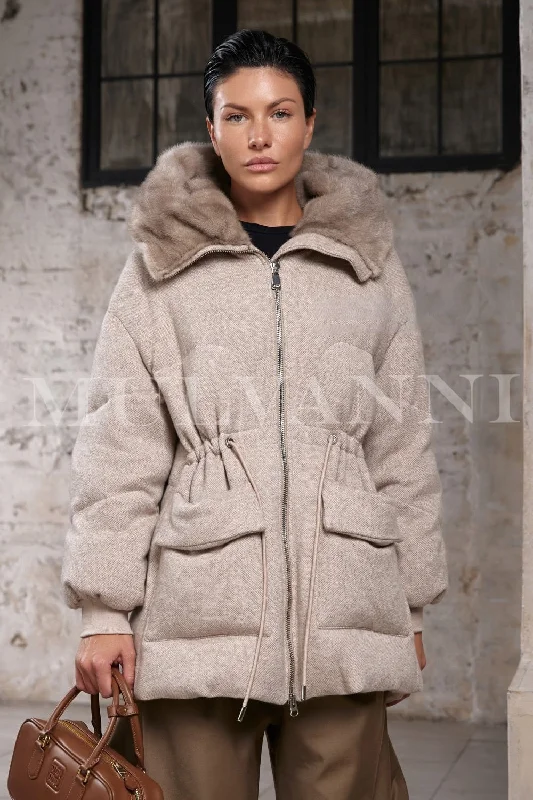 Classic Outerwear 𝐋𝐈𝐌𝐈𝐓𝐄𝐃 𝐄𝐃𝐈𝐓𝐈𝐎𝐍 LUCIANA Wool Down Puffer with Mink Fur